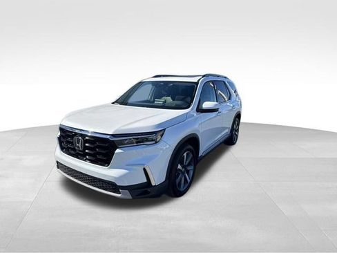 Used 2025 Honda Pilot Elite image 4