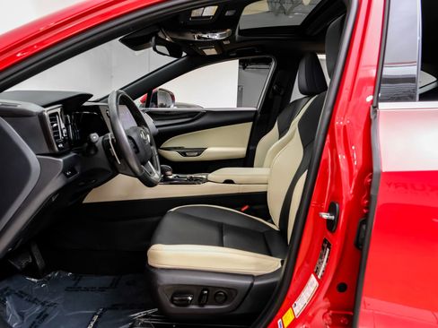 Used 2024 Lexus NX 250 FWD image 4