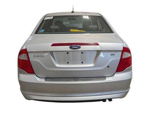 Used 2010 Ford Fusion SE FWD image 4