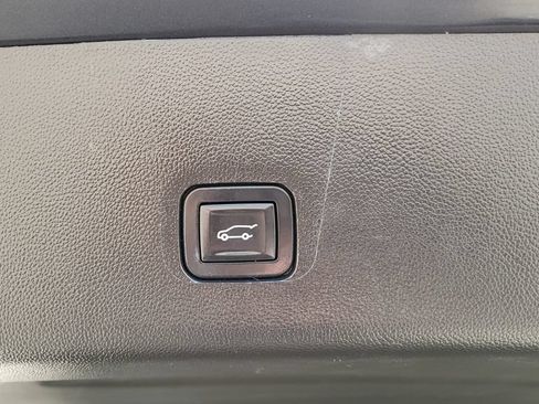 Used 2020 Chevrolet Traverse Premier w/ LPO, Floor Liner Package FWD image 14