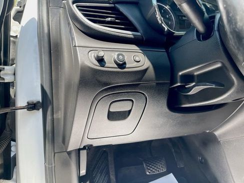 Used 2018 Buick Encore Essence FWD image 17
