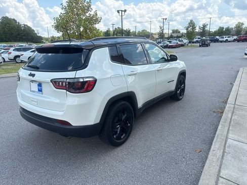 Used 2021 Jeep Compass Latitude w/ Sun and Sound Group FWD image 4
