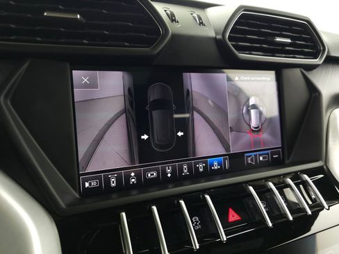 Used 2019 Lamborghini Urus AWD/4WD image 33