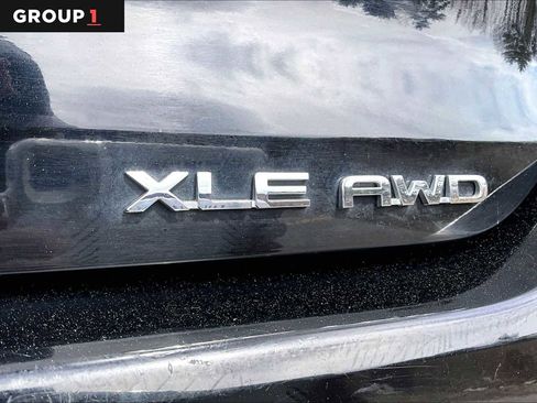 Used 2021 Toyota Highlander XLE image 10