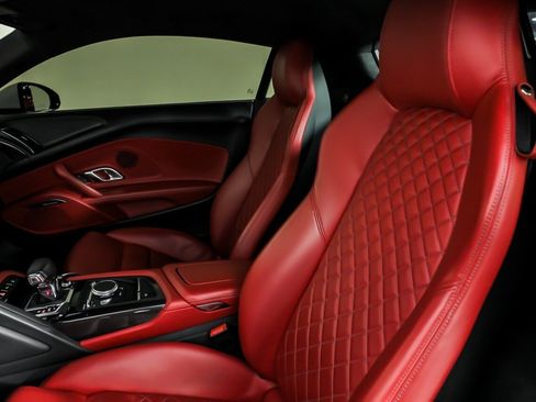 Used 2020 Audi R8 V10 w/ Carbon Exterior Package image 26