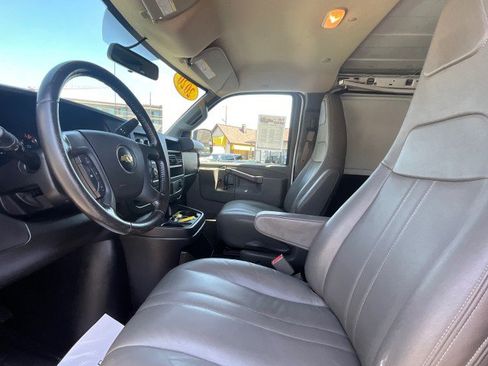 Used 2020 Chevrolet Express 3500 Extended w/ Driver Convenience Package RWD image 20