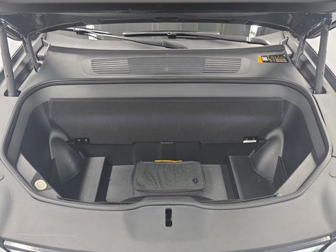 Used 2024 Rivian R1S Adventure AWD/4WD image 14