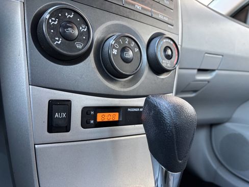 Used 2011 Toyota Corolla LE image 21