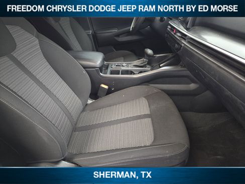 Used 2024 Kia Sorento LX image 9