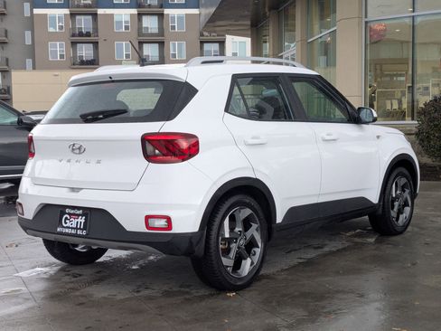 Certified 2023 Hyundai Venue SEL image 4