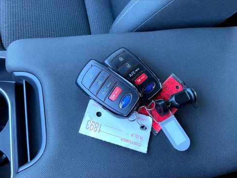 Used 2023 Subaru Solterra AWD image 32