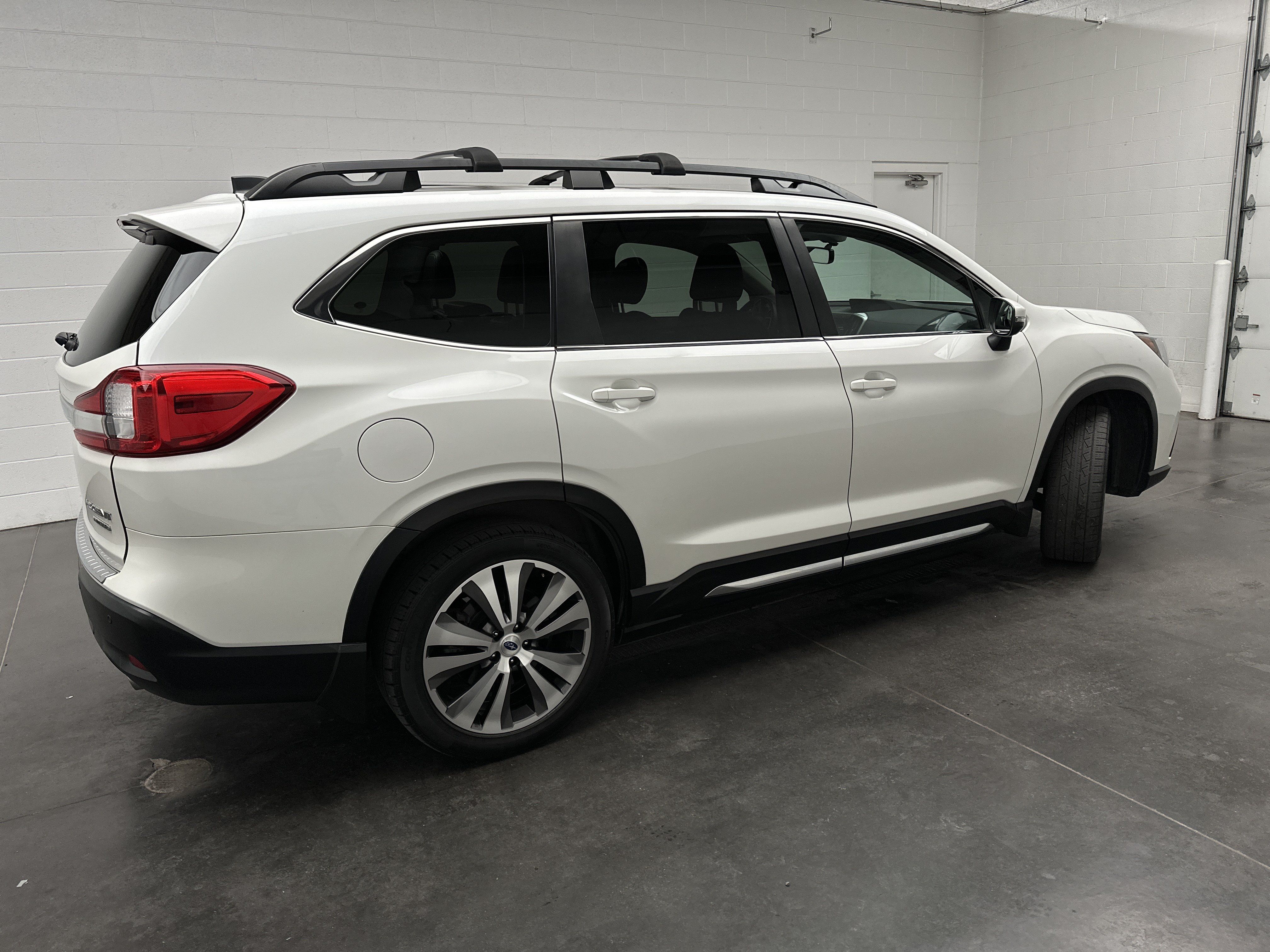 Used 2022 Subaru Ascent Limited w/ Technology Package AWD/4WD image 9