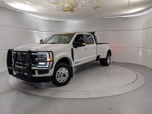 Used 2026 Ford F450 Platinum w/ FX4 Off-Road Package AWD/4WD image 6