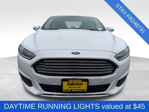 Used 2015 Ford Fusion SE image 2