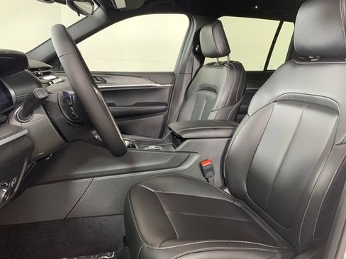 New 2025 Jeep Grand Cherokee Limited image 11