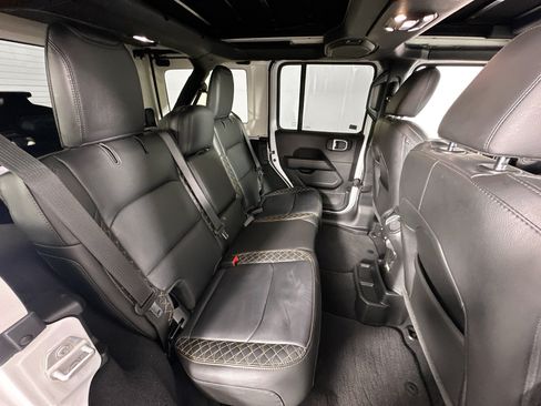 Used 2023 Jeep Wrangler Unlimited Sahara AWD/4WD image 25
