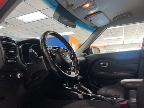 Used 2016 Kia Soul + w/ Audio Package FWD image 18