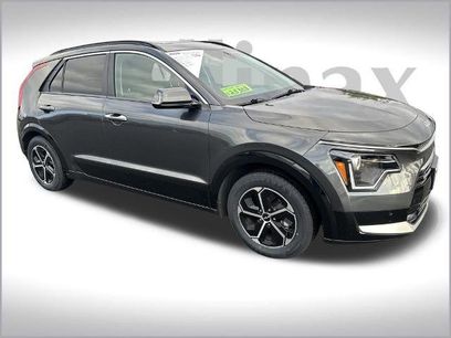 Used 2023 Kia Niro SX