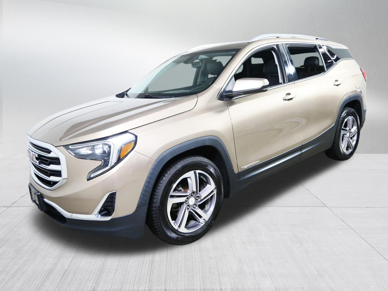 Used 2018 GMC Terrain SLT w/ Preferred Package FWD image 3
