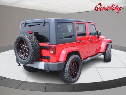 Used 2015 Jeep Wrangler Unlimited Sahara AWD/4WD image 3