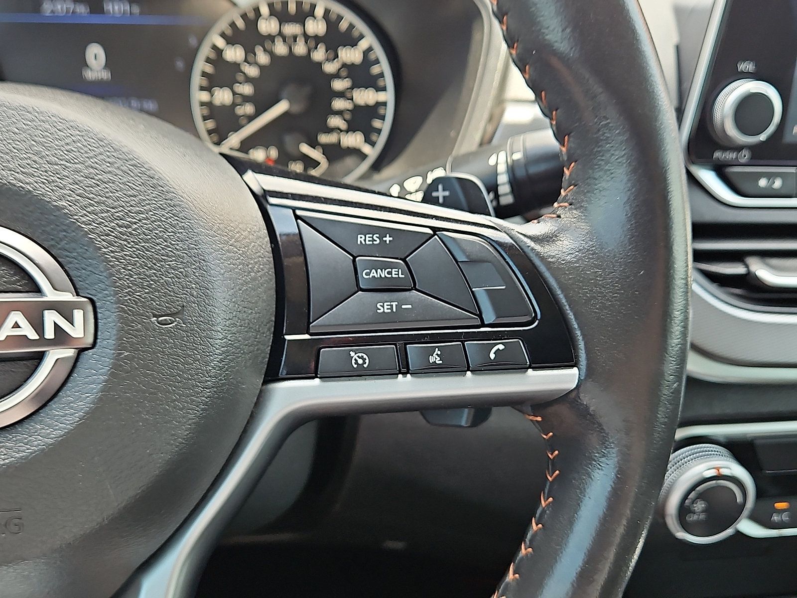 Used 2024 Nissan Altima 2.5 SR FWD image 16