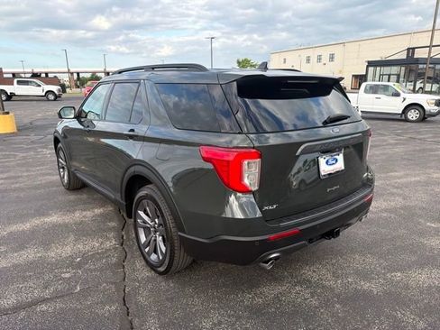 Used 2023 Ford Explorer XLT w/ Equipment Group 202A AWD/4WD image 3