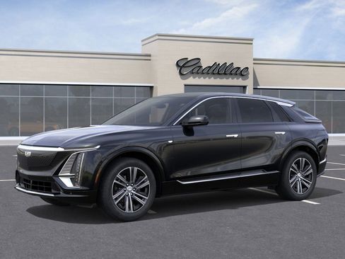 New 2026 Cadillac Lyriq Luxury image 2