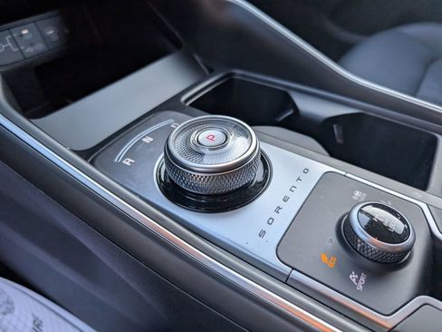 Used 2025 Kia Sorento EX image 22