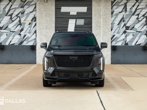 Used 2025 Cadillac Escalade V w/ LPO, ONYX Package AWD/4WD image 3