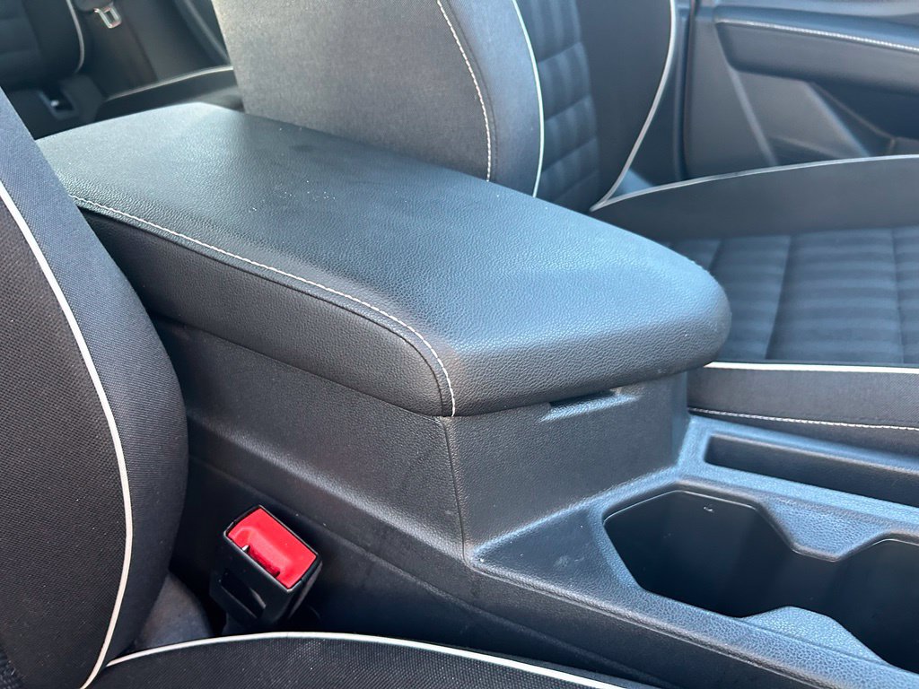 Certified 2024 Volkswagen Jetta Sport FWD image 38