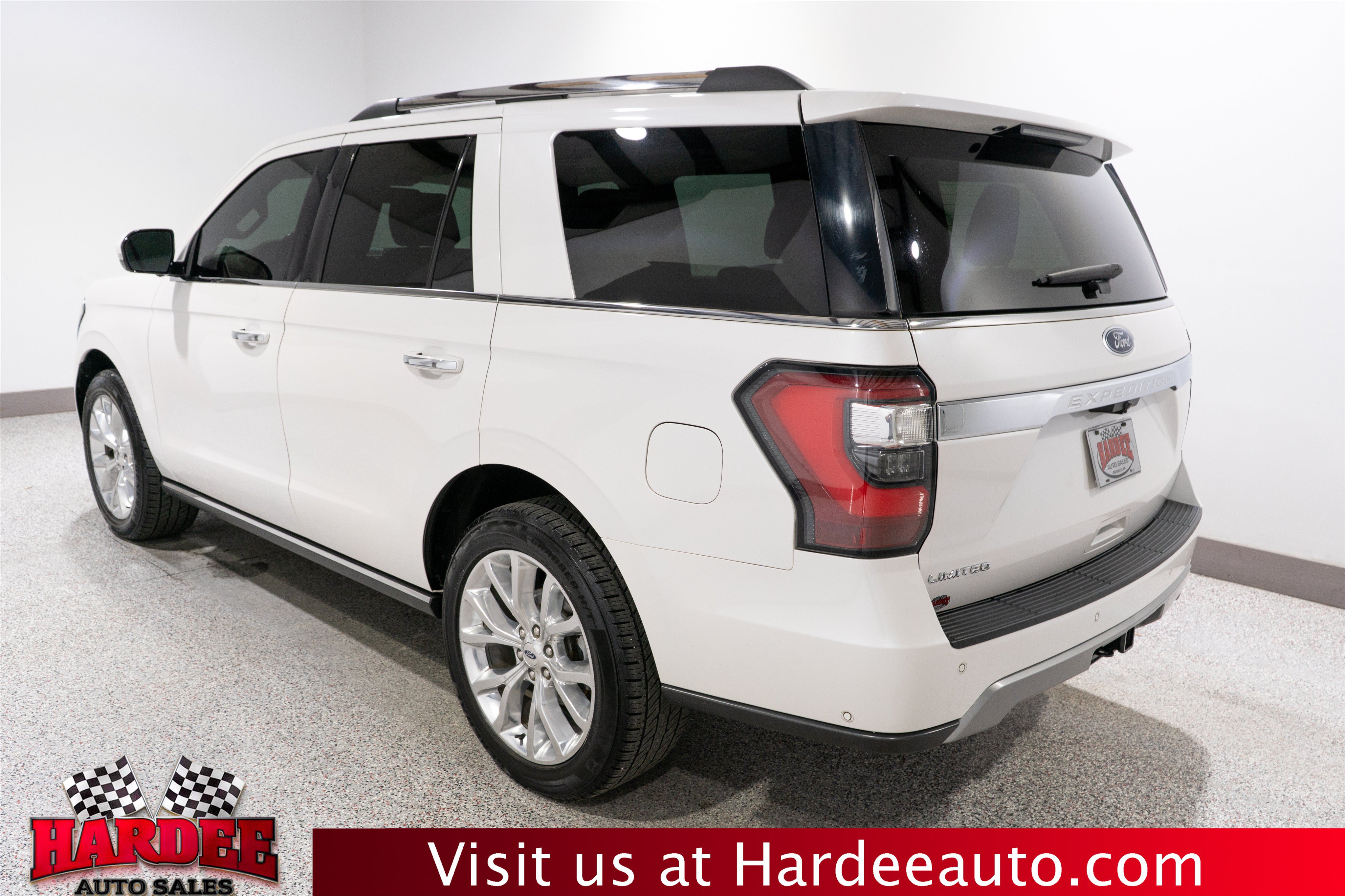 Used 2019 Ford Expedition Limited w/ Equipment Group 302A RWD image 3