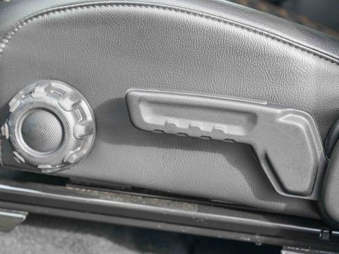 Used 2022 Jeep Wrangler Unlimited Sahara image 20