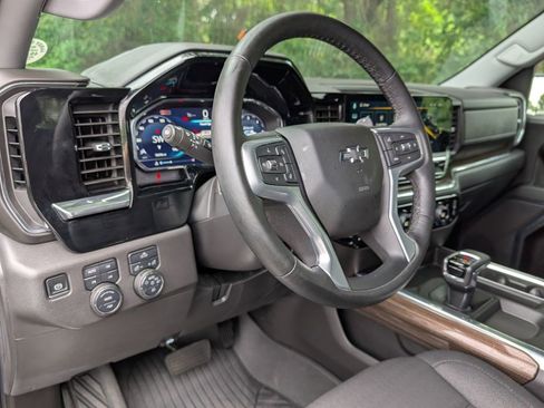 Used 2025 Chevrolet Silverado 1500 LT Trail Boss w/ LPO, Dark Essentials Package AWD/4WD image 31