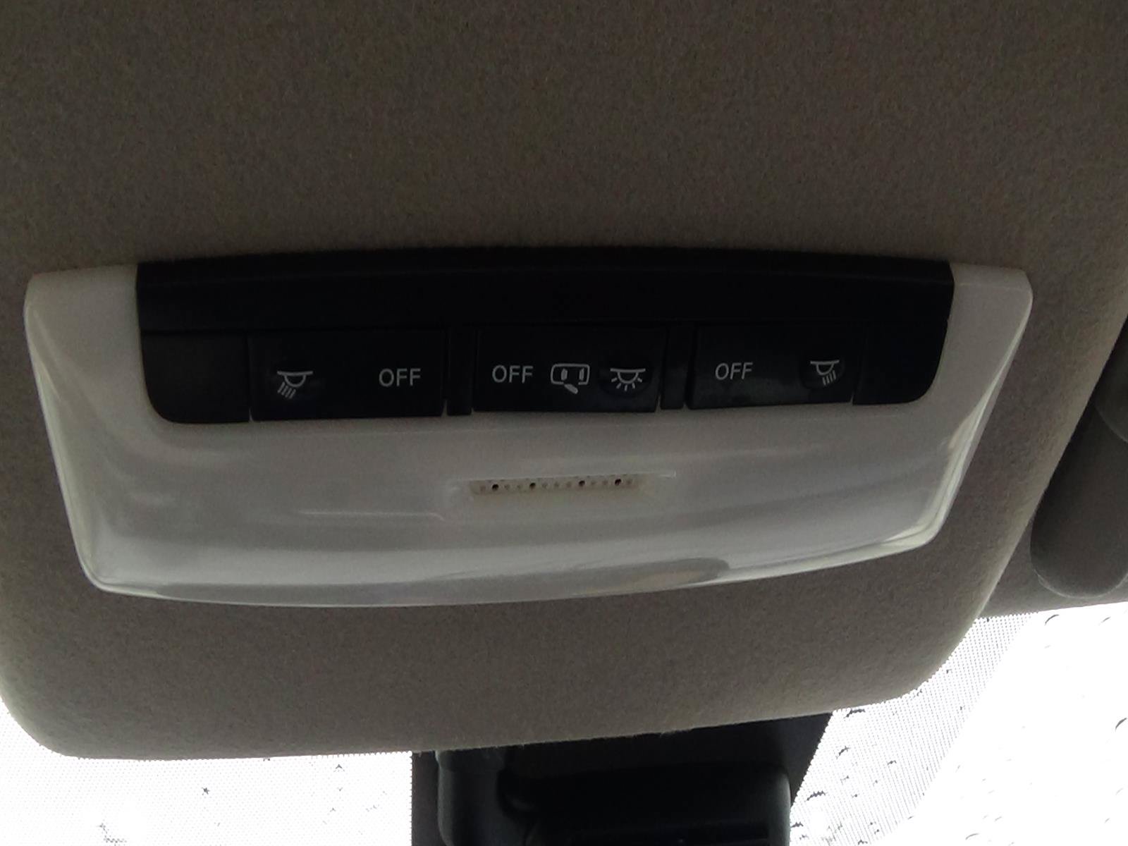 Used 2025 Nissan Versa SV FWD image 27