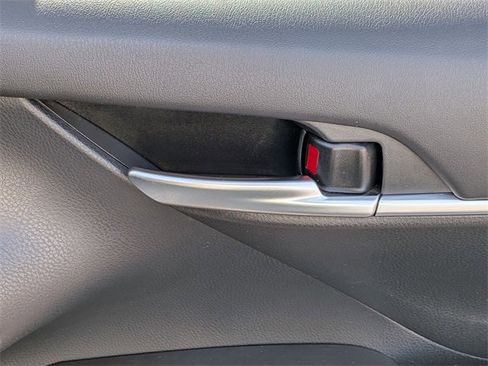 Used 2024 Toyota Camry SE w/ Convenience Package image 34