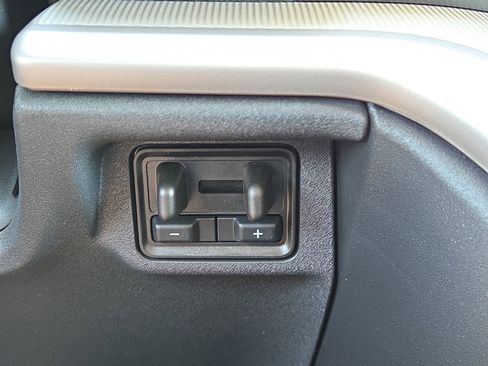 New 2026 Ford Expedition Active image 17