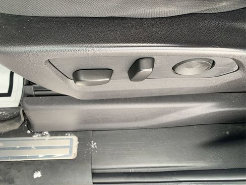 Used 2024 Chevrolet Silverado 2500 LT image 31