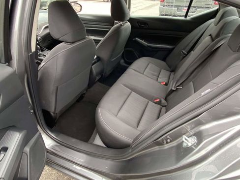 Used 2025 Nissan Altima 2.5 SV image 8