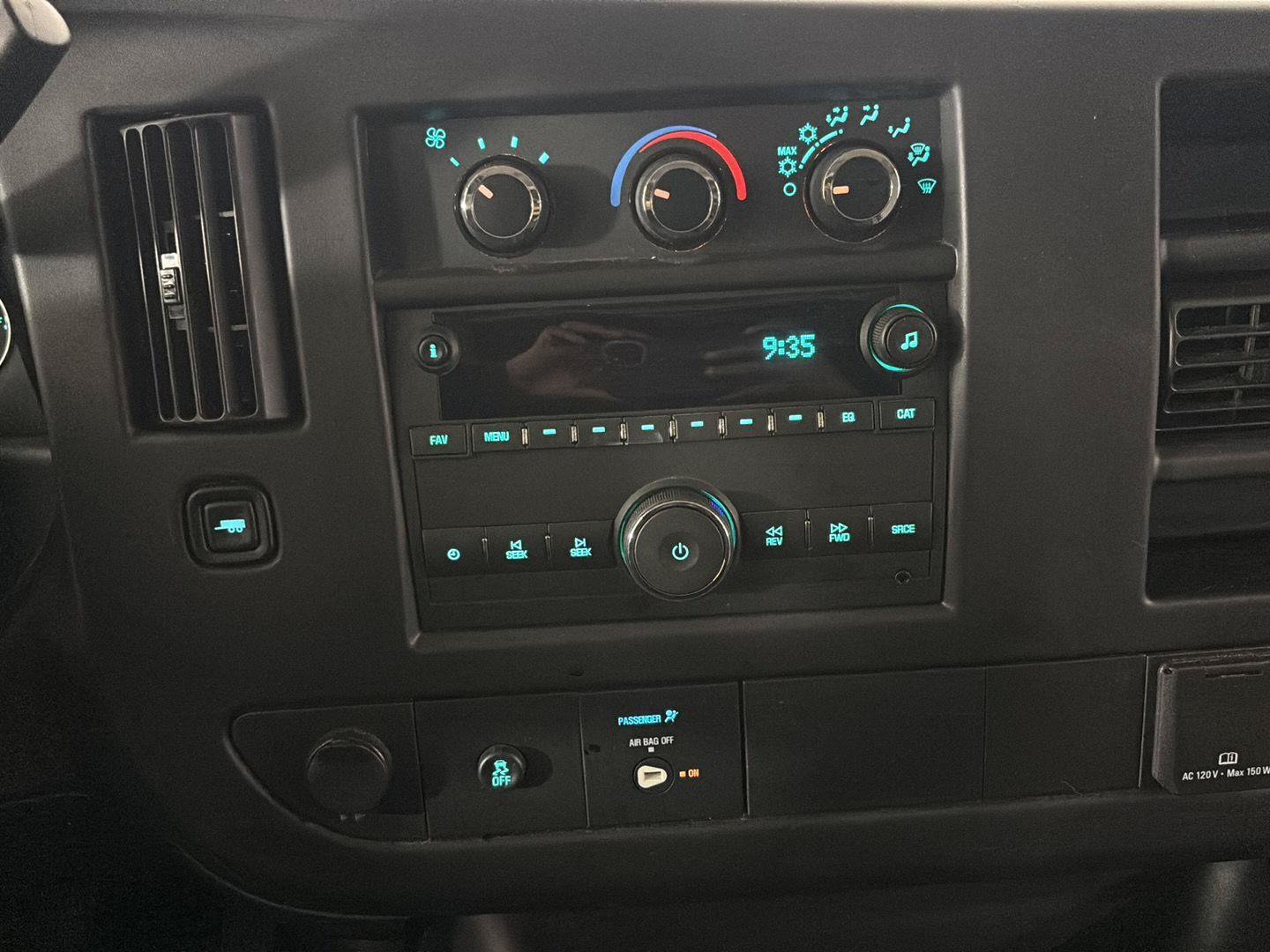 Used 2016 Chevrolet Express 2500 RWD image 24