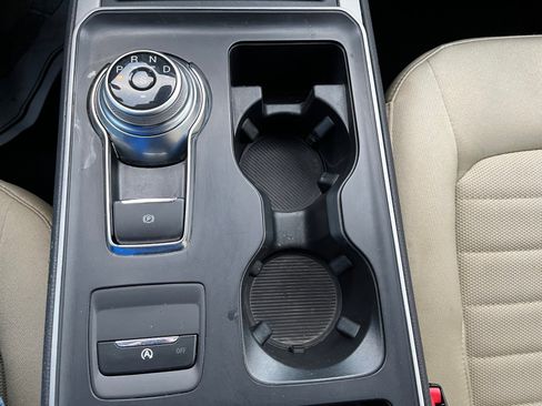 Used 2022 Ford Edge SE image 11