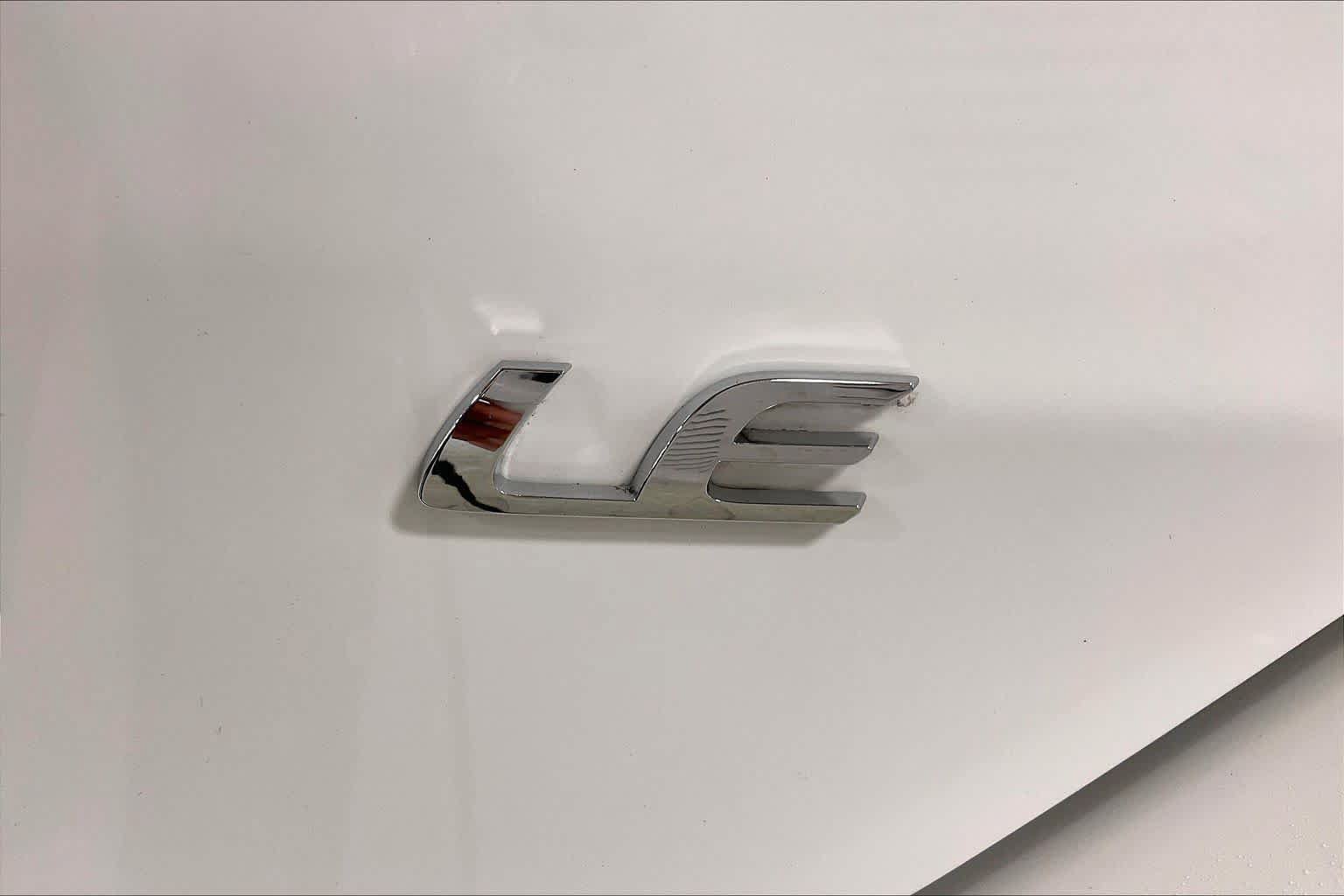 Used 2015 Toyota Corolla LE FWD image 10