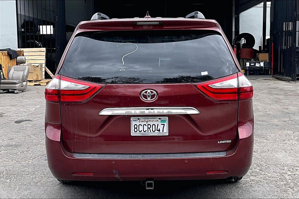 Used 2015 Toyota Sienna Limited FWD image 5