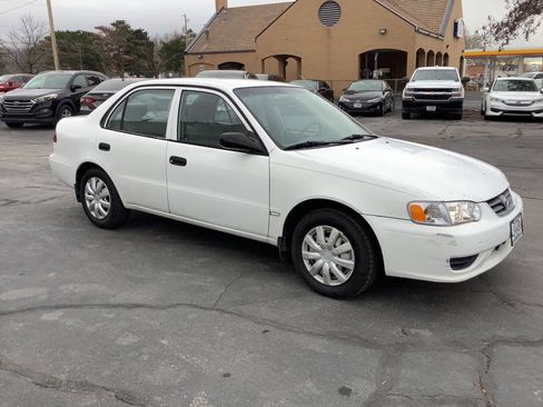 Used 2002 Toyota Corolla CE image 5