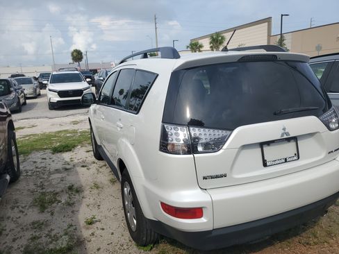 Used 2012 Mitsubishi Outlander ES FWD image 8