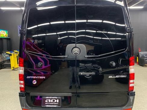 Used 2014 Mercedes-Benz Sprinter 2500 image 6