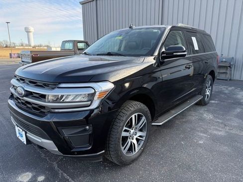 Used 2022 Ford Expedition XLT image 1