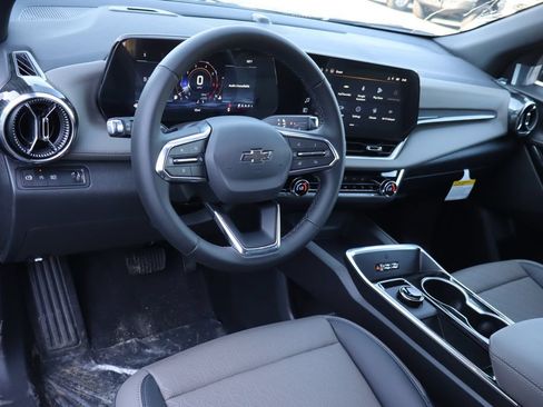 New 2027 Chevrolet Equinox LT w/ Convenience Package II FWD image 6