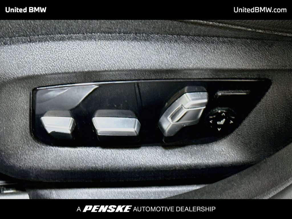 Used 2020 BMW 740i w/ M Sport Package RWD image 11