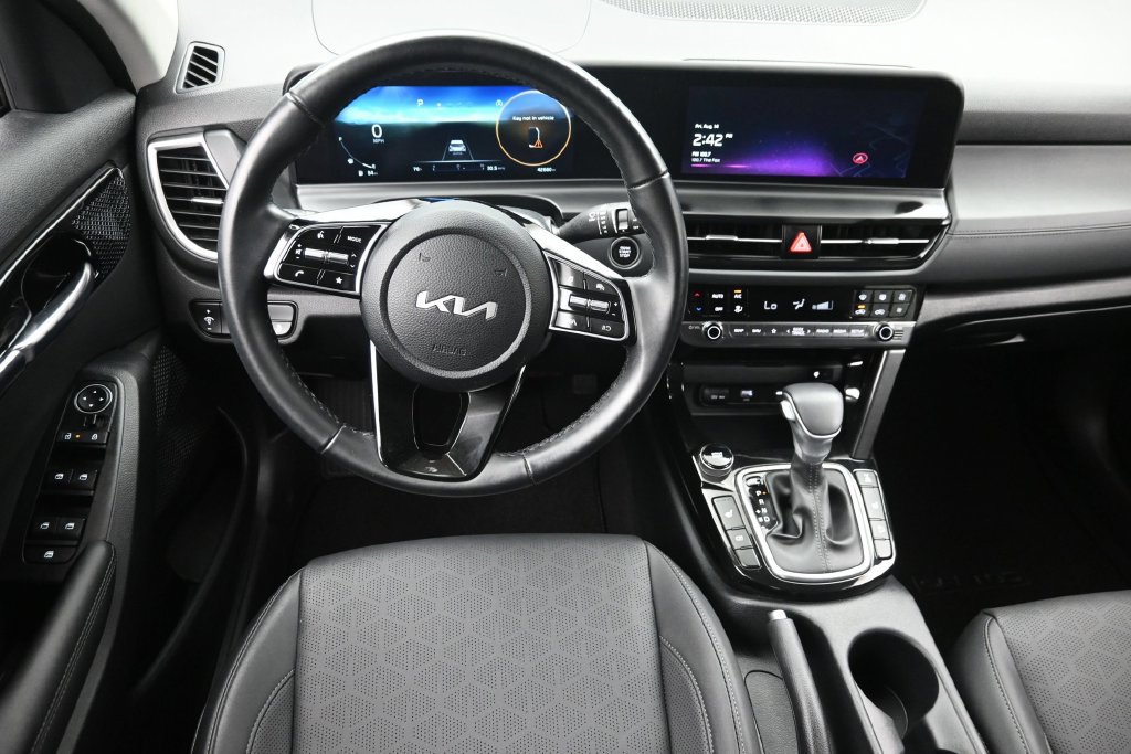 Used 2024 Kia Seltos EX AWD/4WD image 14