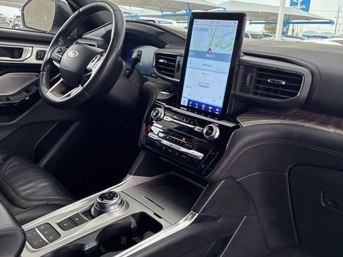 Used 2022 Ford Explorer Platinum w/ Equipment Group 601A image 13